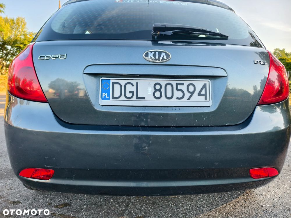Kia Ceed - 11