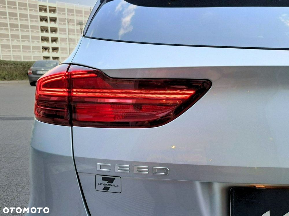 Kia Ceed - 10