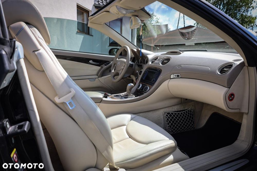 Mercedes-Benz SL 350 - 16