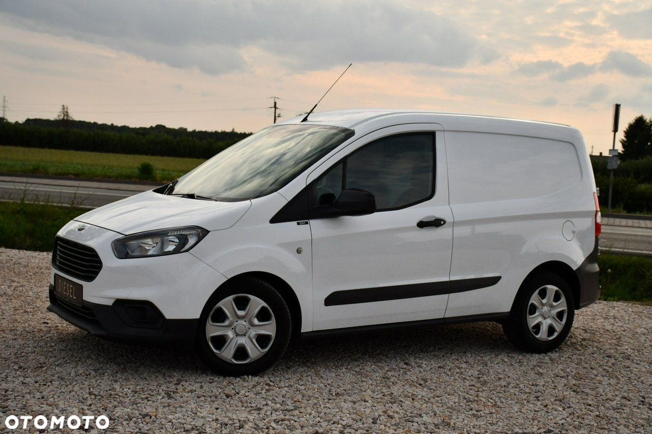 Ford Transit Courier - 9