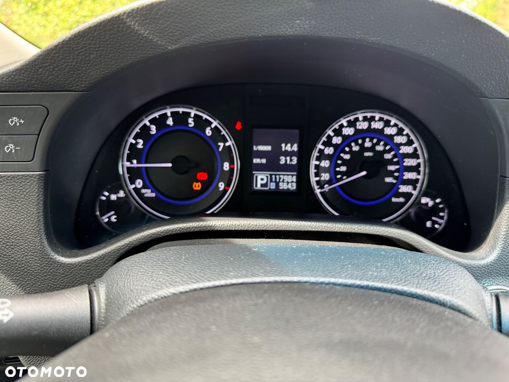 Infiniti G G37 - 8