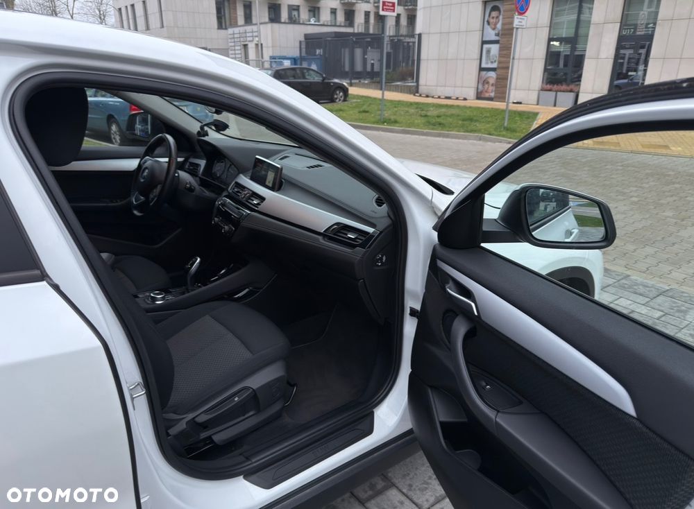 BMW X2 sDrive18i Advantage Plus - 18