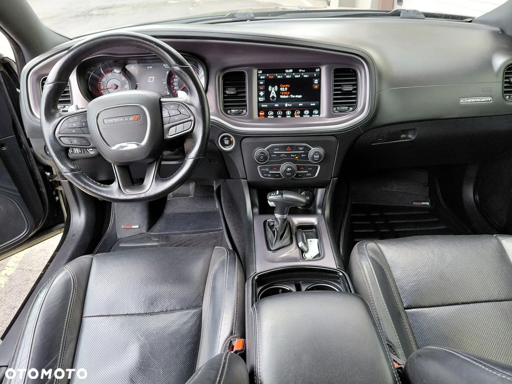 Dodge Charger - 7