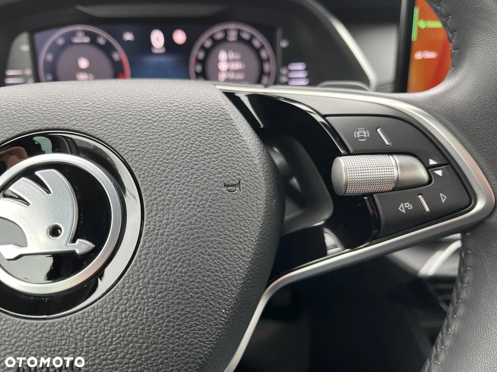 Skoda Octavia 1.5 TSI mHEV Selection DSG - 35