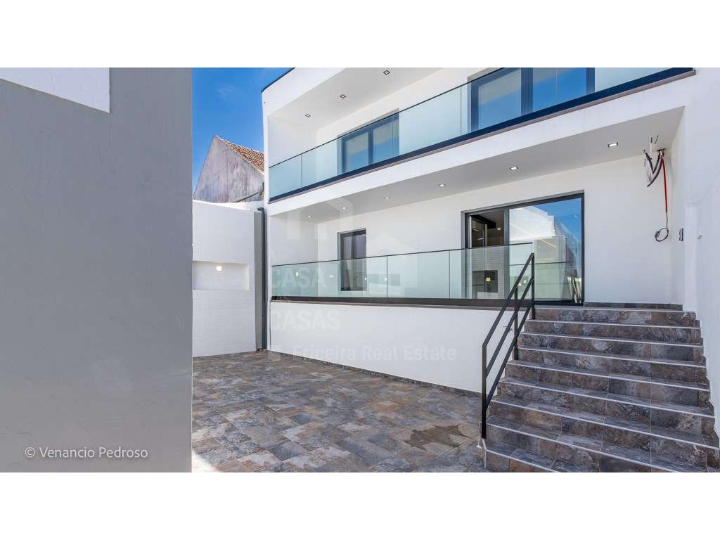 Vende Moradia T4 - Ericeira 15 km, A Casa das Casas - Grande imagem: 2/32