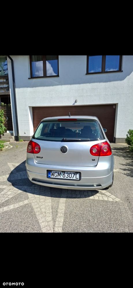 Volkswagen Golf - 6