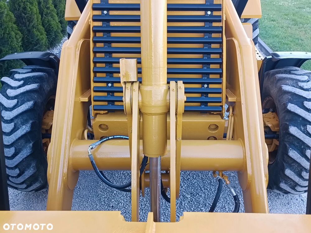 Caterpillar 428 B - 7