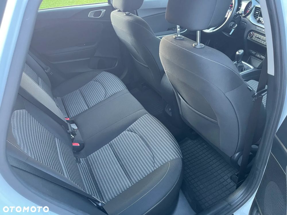 Kia Ceed 1.5 T-GDI M - 9