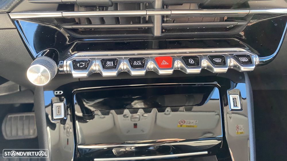 Peugeot e-2008 50 kWh Allure Pack - 43