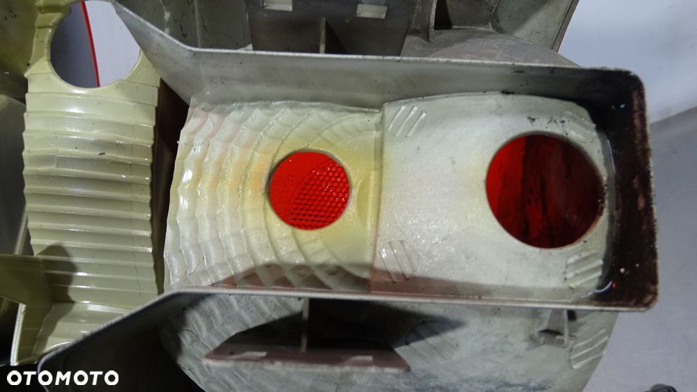 LAMPA LEWA TYLNA VOLKSWAGEN TOURAN I 1.9 - 10