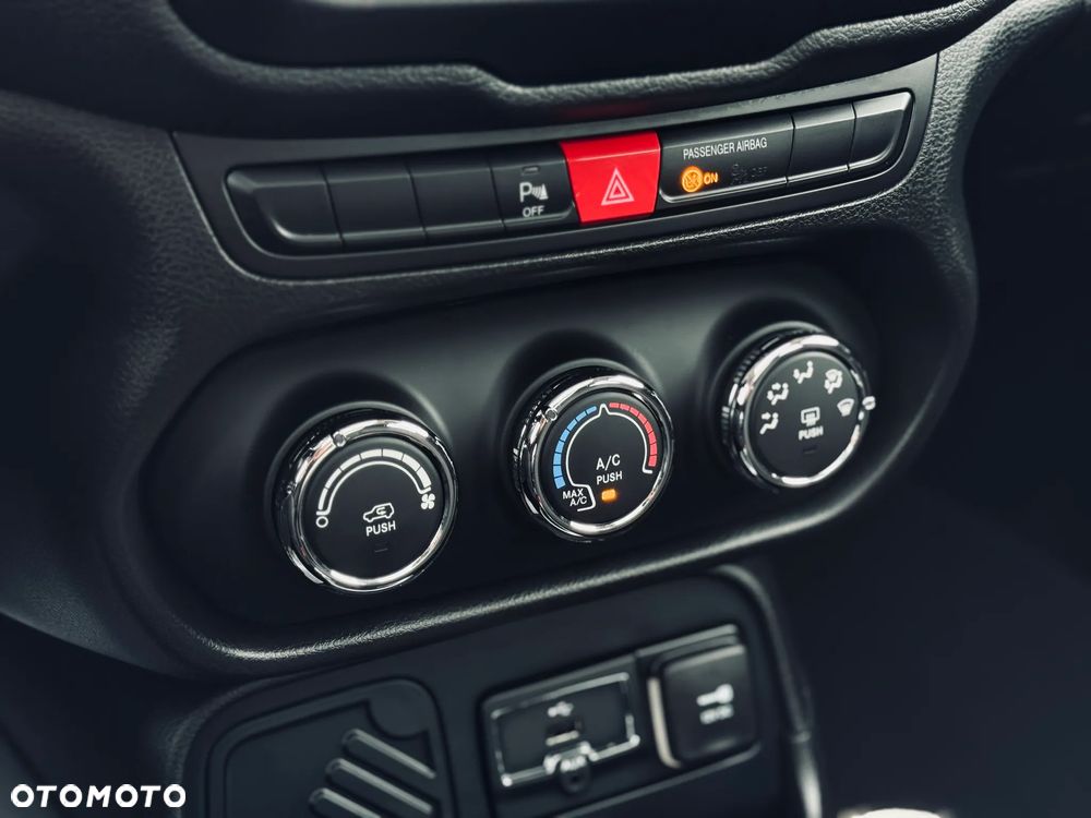 Jeep Renegade 1.4 MultiAir Longitude - 28
