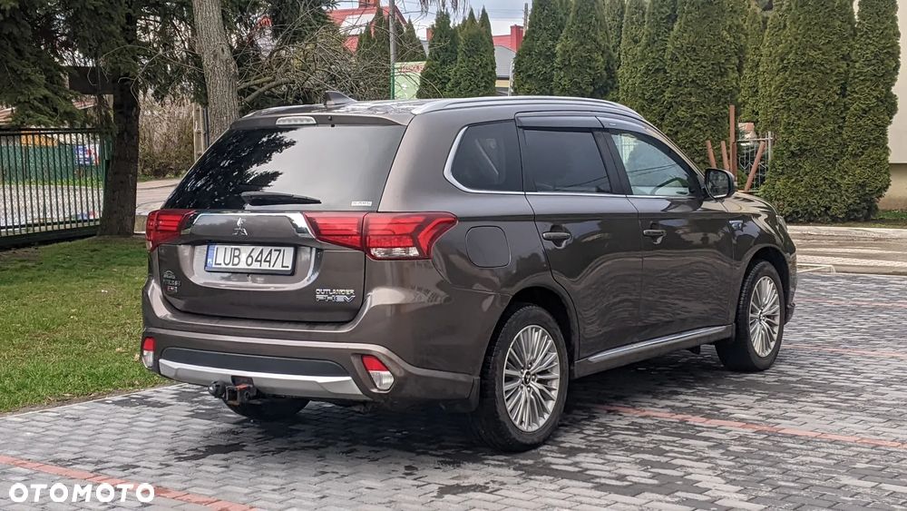 Mitsubishi Outlander - 6