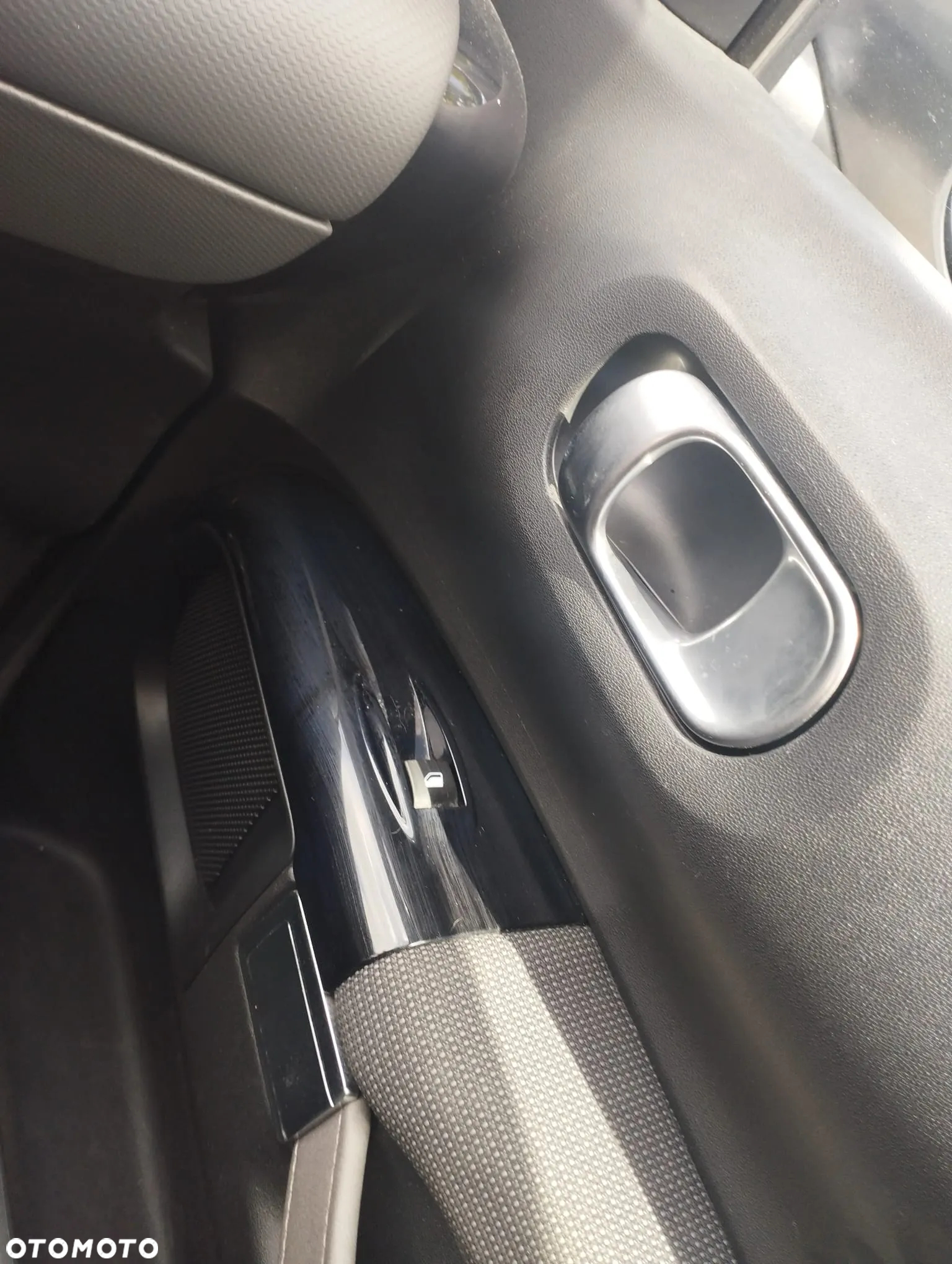 Citroën C4 Cactus 1.2 PureTech Shine S&S - 16