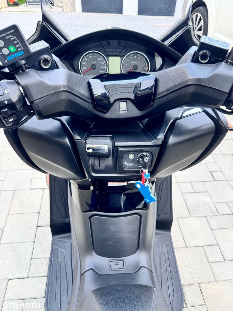 Suzuki Burgman - 25