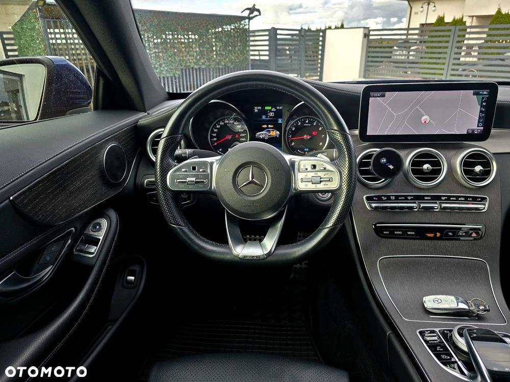 Mercedes-Benz Klasa C 300 4Matic 9G-TRONIC - 28