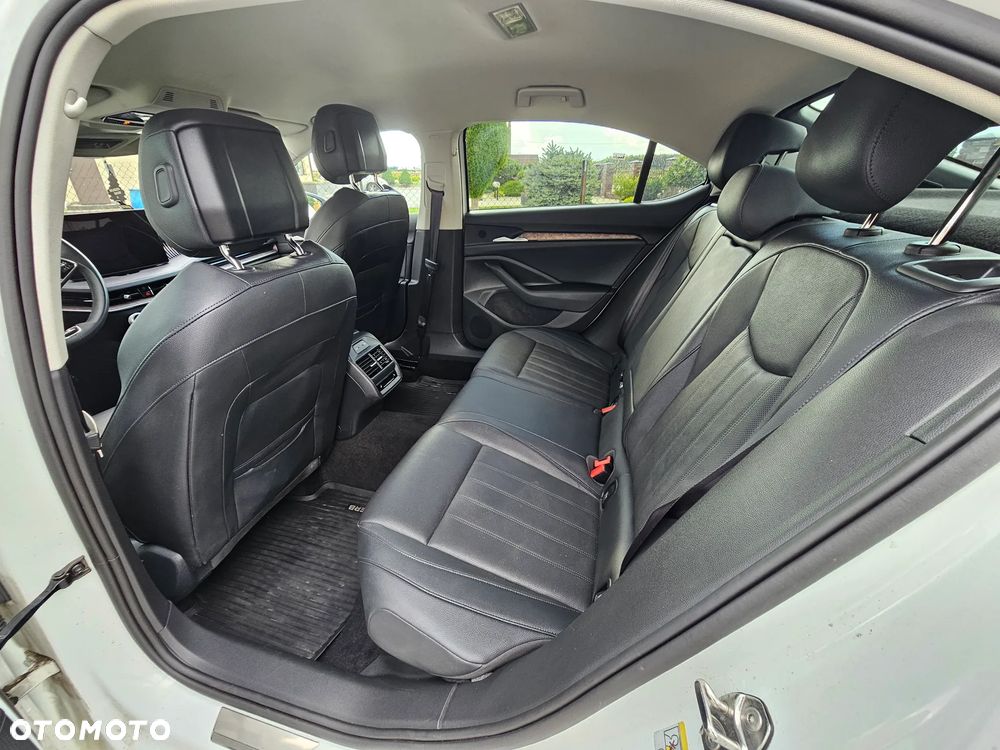 Skoda Superb 2.0 TSI 4x4 L&K DSG - 17