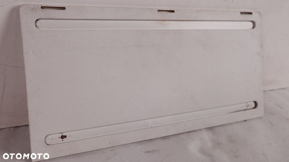 KAMPER PRZYCZEPA KEMPINGOWA ZAMKNIĘCIE KRATKI WENTYLACYJNEJ LODÓWKI  48 CM X 22,3 CM - 3