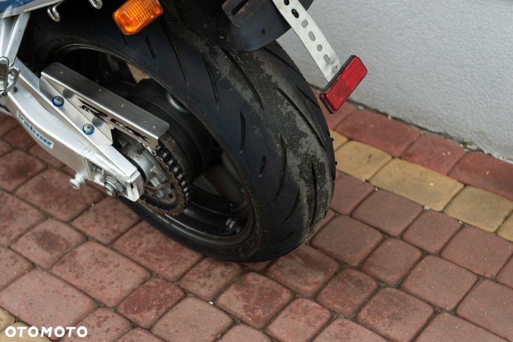 Suzuki GSX-R - 10