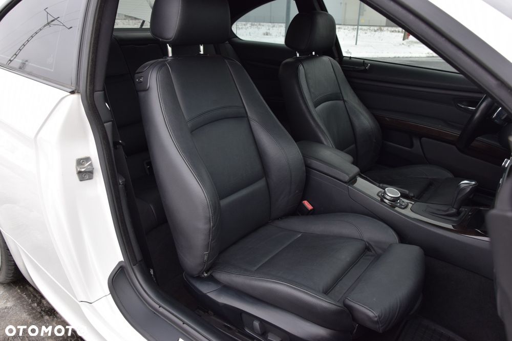 BMW Seria 3 335i M Sport Edition - 22