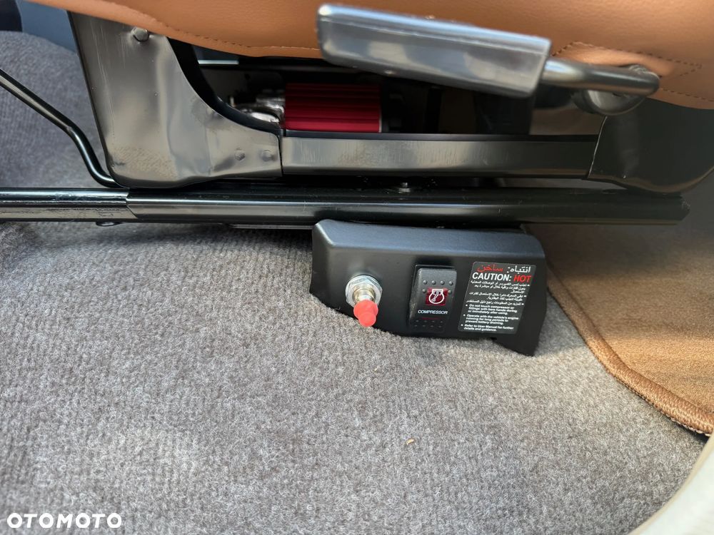 Toyota Land Cruiser - 18