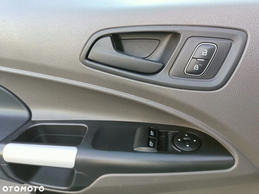 Ford Transit Connect - 31