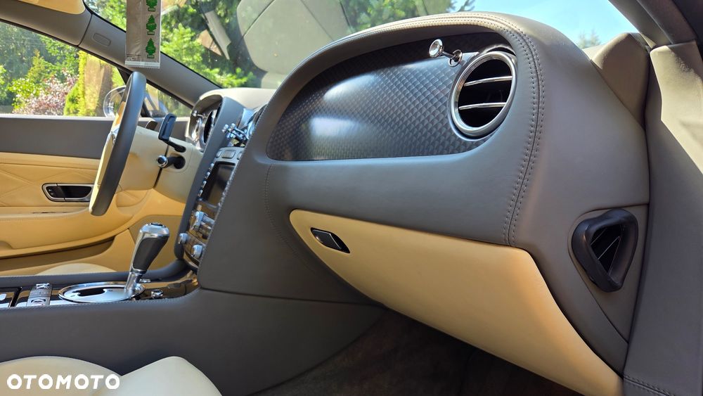 Bentley Continental GT Speed - 12