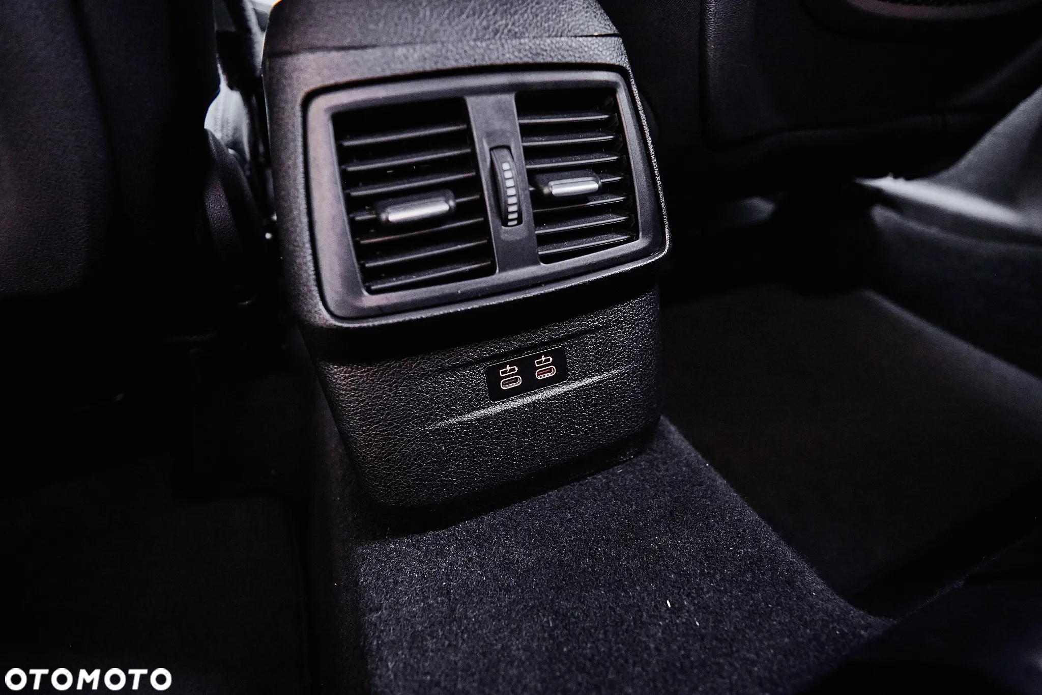 BMW Seria 2 218i Advantage - 23