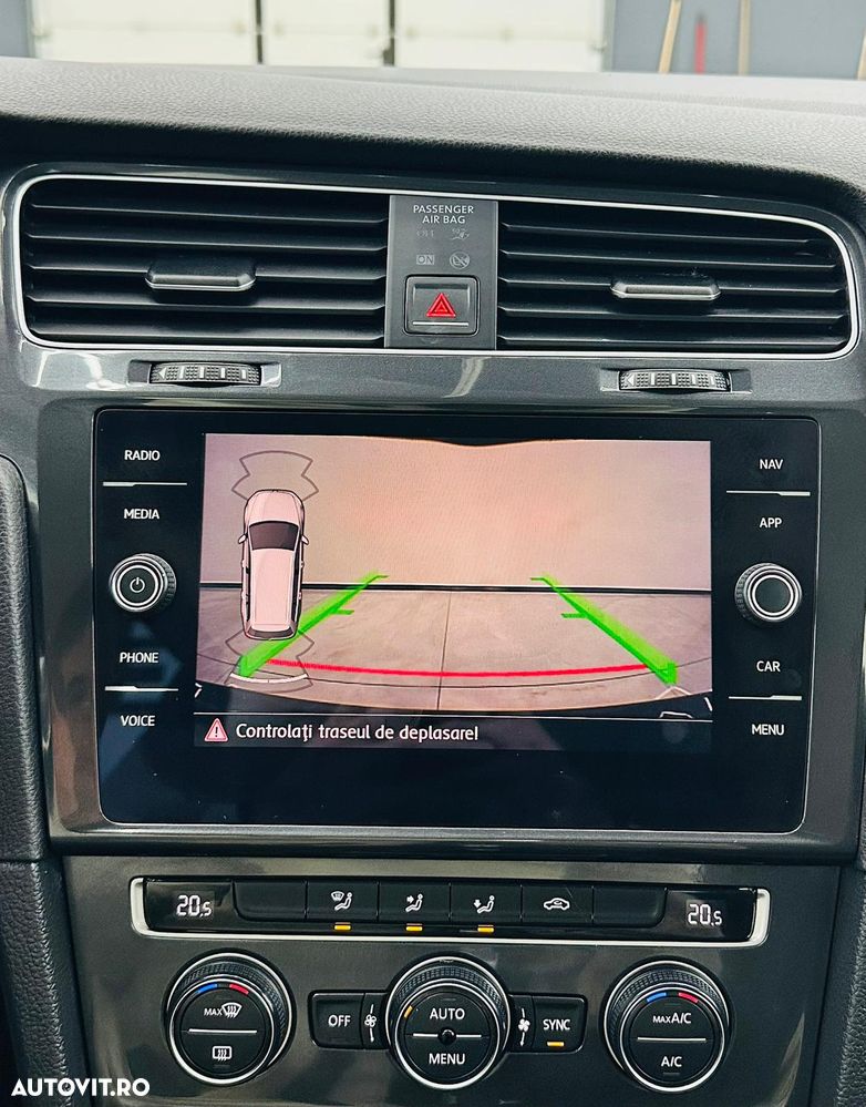 Volkswagen Golf 1.6 TDI SCR DSG Comfortline - 24