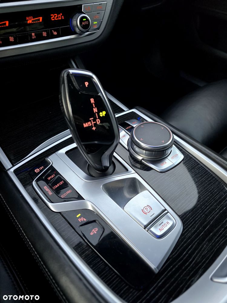 BMW Seria 7 730d xDrive - 33