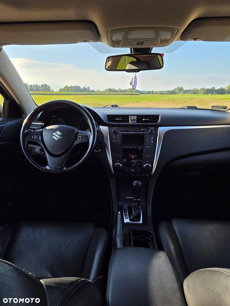 Suzuki Kizashi 2.4 Sport 4WD CVT - 17