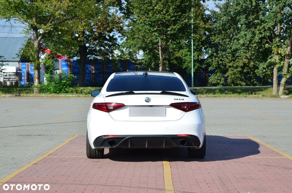Alfa Romeo Giulia 2.0 Turbo 16V AT8 Veloce Ti - 2