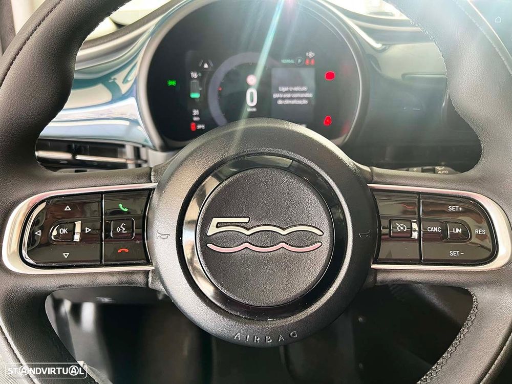Fiat 500e 3 + 1 42kWh Icon - 23