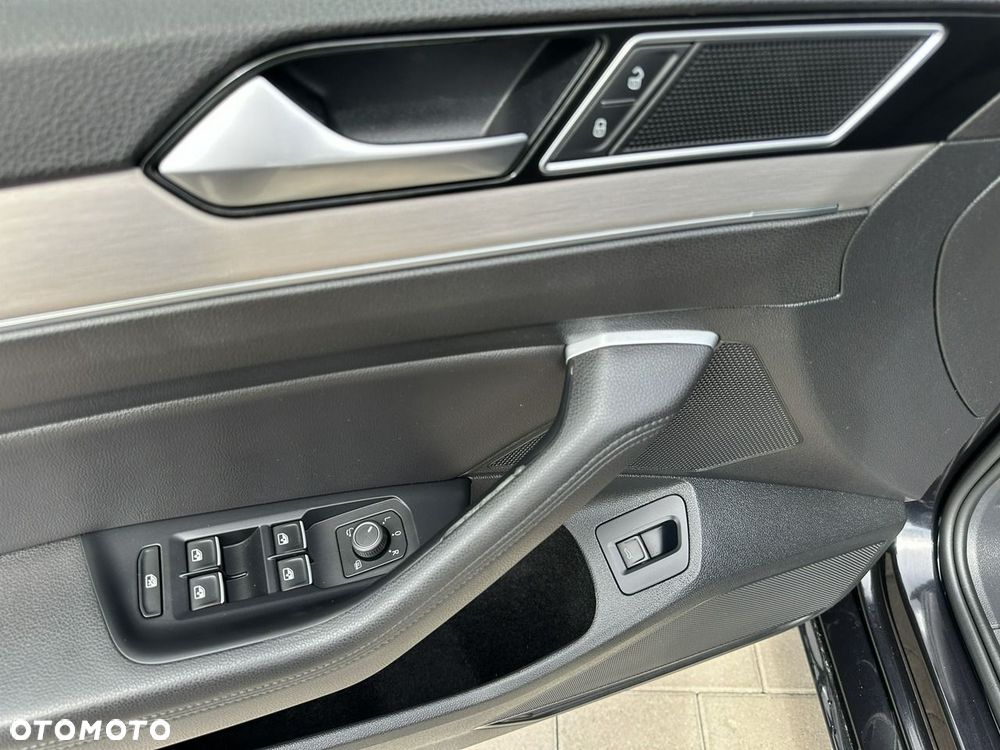 Volkswagen Passat Variant 2.0 TSI (BlueMotion Technology) DSG Highline - 31