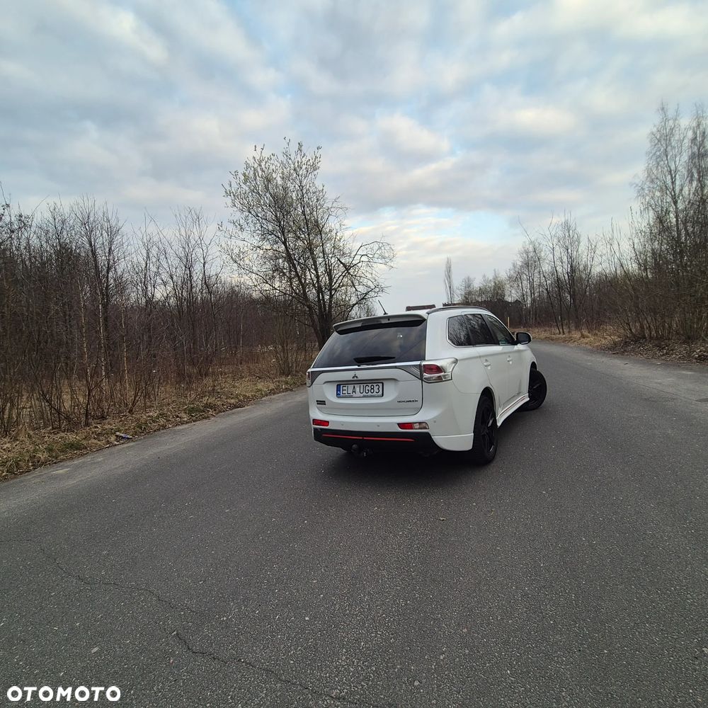 Mitsubishi Outlander - 7
