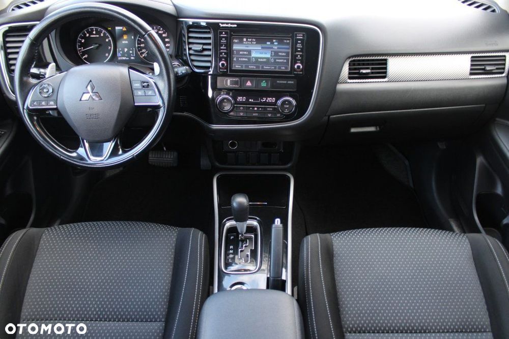 Mitsubishi Outlander - 15