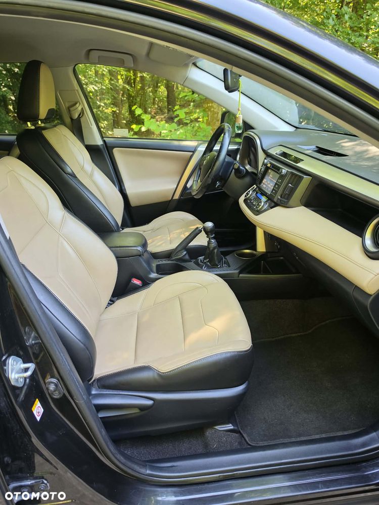 Toyota RAV4 2.0 D-4D Premium - 3