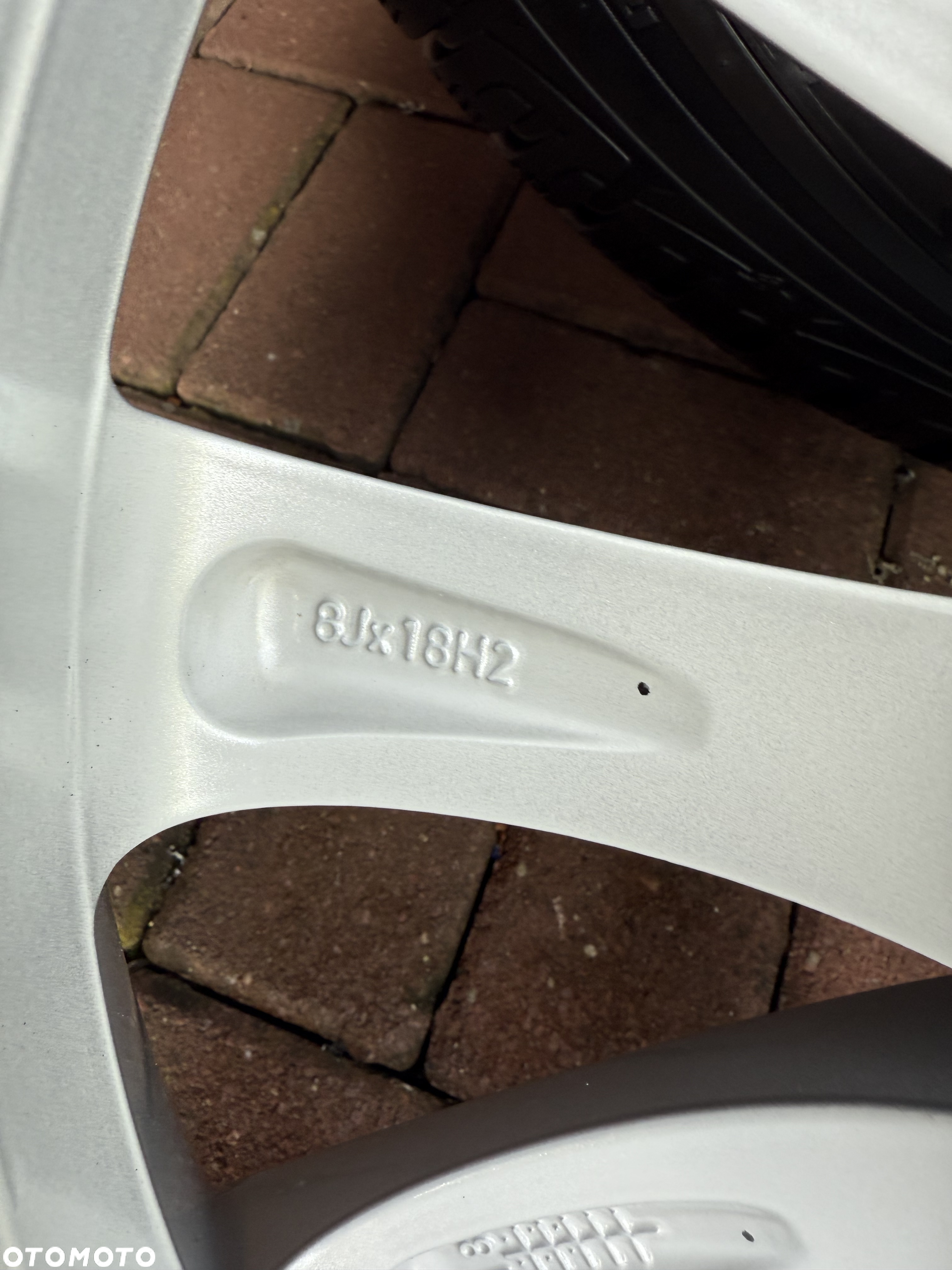 Felgi aluminiowe BMW 18 Oryginalne  z czujnikami powietrza - 12