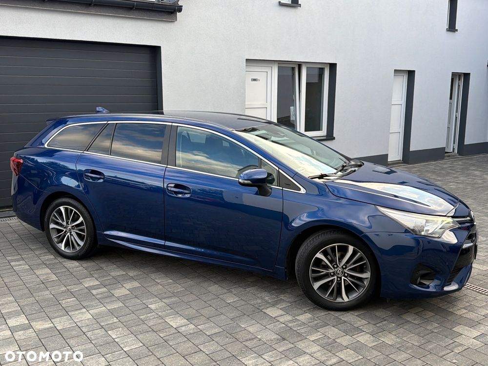 Toyota Avensis 1.8 Premium MS - 11