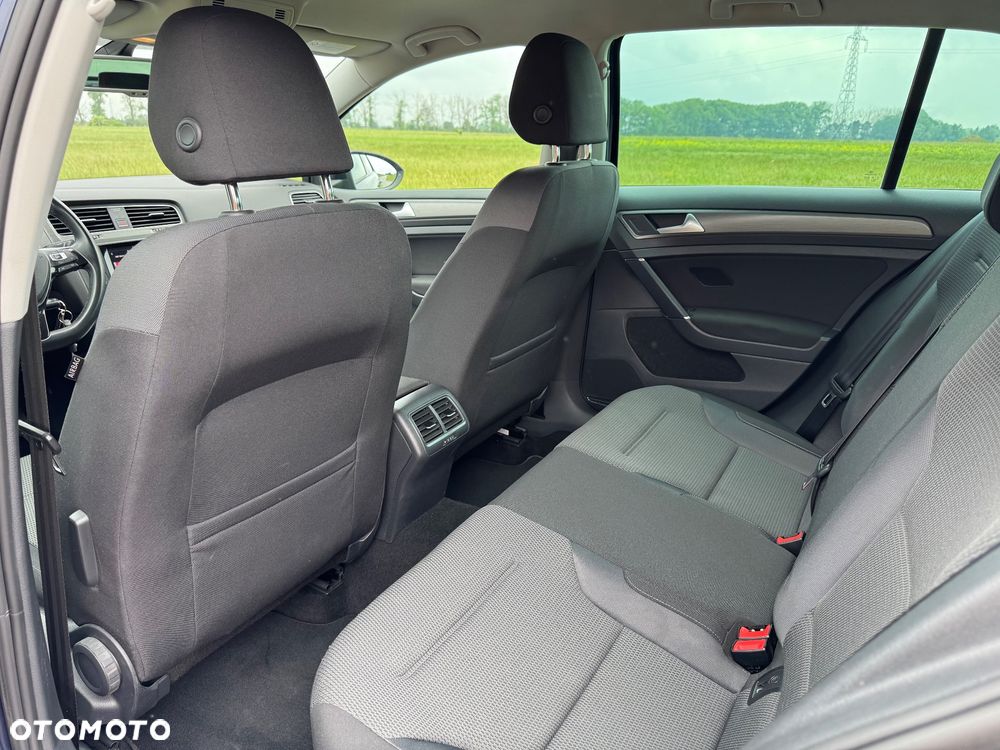 Volkswagen Golf 1.2 TSI BMT Comfortline - 24
