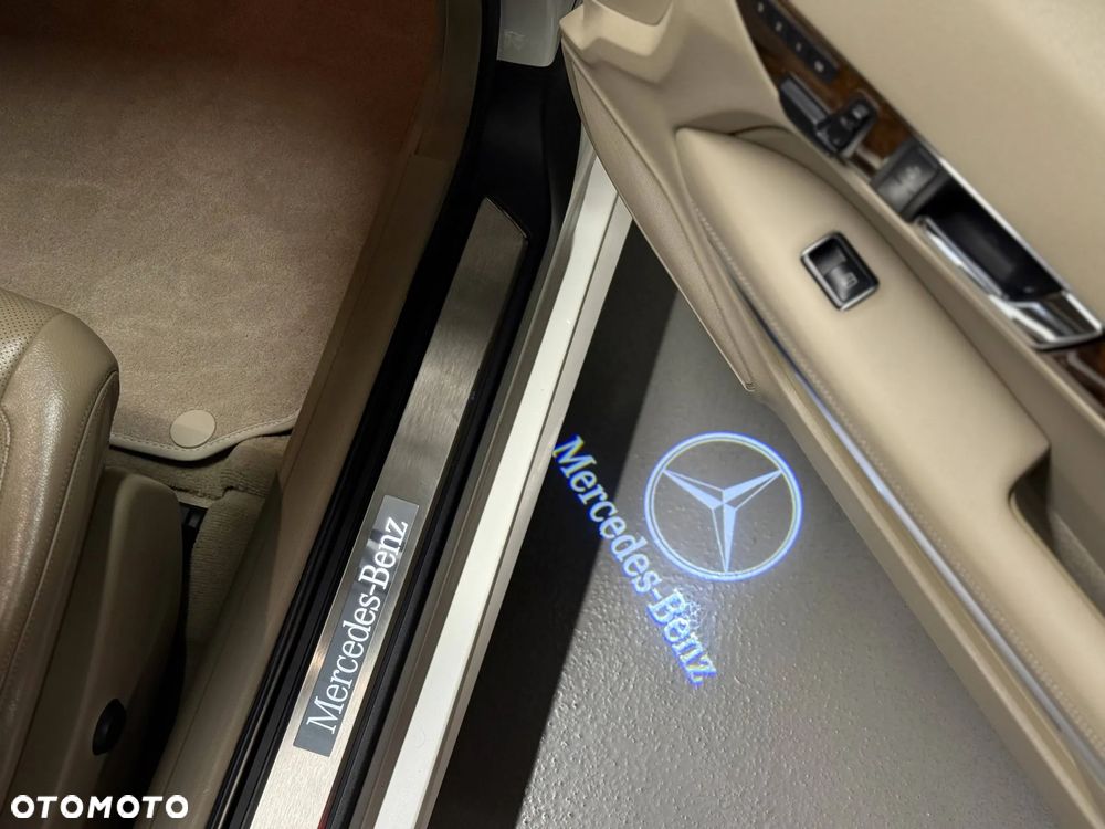 Mercedes-Benz Klasa E 500 BlueEFFICIENCY 7G-TRONIC Elegance - 12