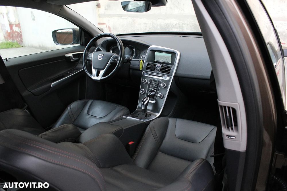 Volvo XC 60 D5 AWD Geartronic Summum - 10