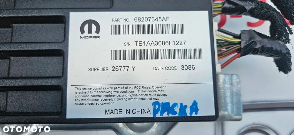 Chrysler Pacifica 2016- wzmacniacz z kostkami 68207345AF - 2