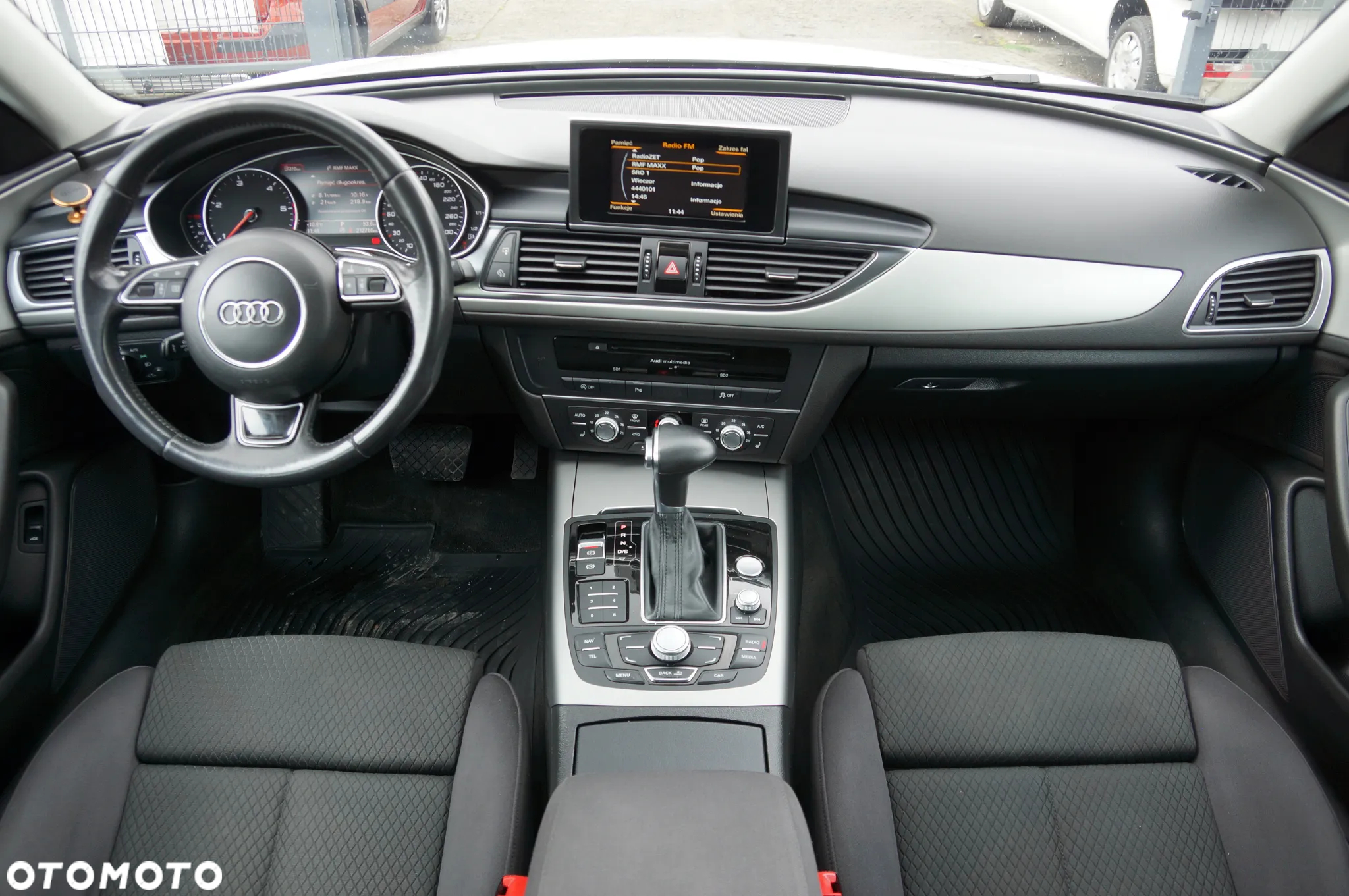 Audi A6 Avant 2.0 TDI Ultra S tronic - 11