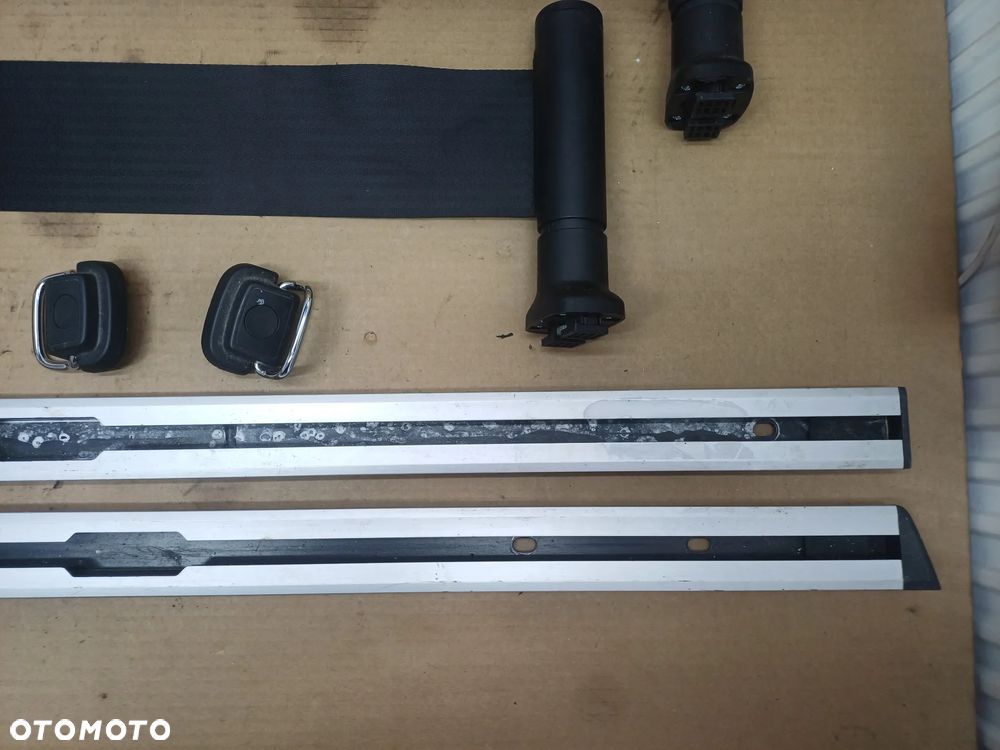 Zestaw mocowania bagażu przegroda bagaznika skoda Superb II kombi FIXIERSET 4F9860379 3T9863556A 4F9860204 - 3