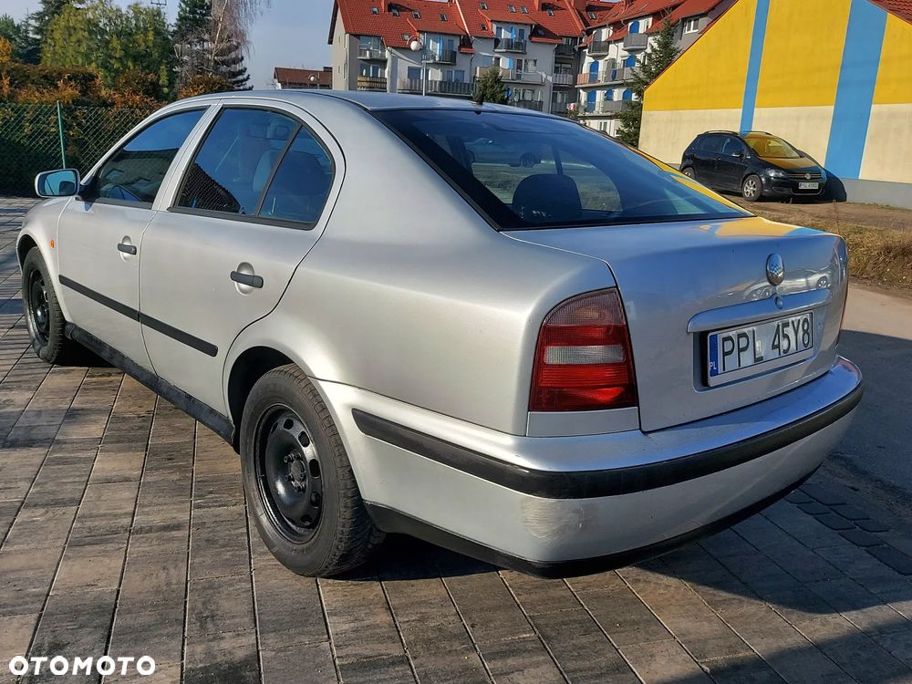 Skoda Octavia 2.0 GLX - 11