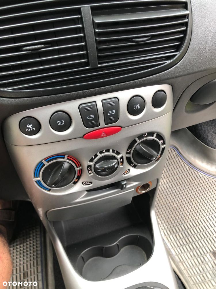 Fiat Punto 1.2 8V - 13