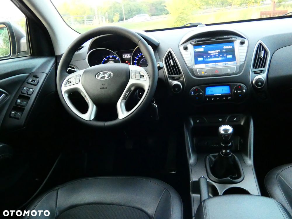 Hyundai ix35 1.7 CRDi 2WD blue Finale Gold - 16