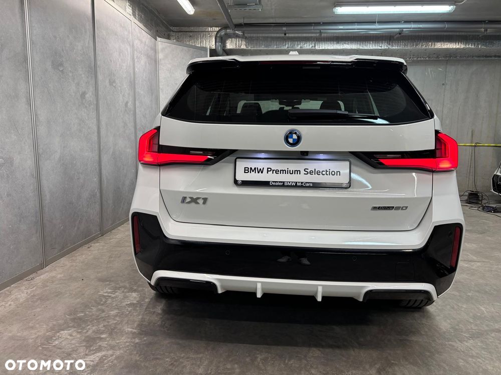 BMW iX1 eDrive20 66.5kWh M Sport - 5