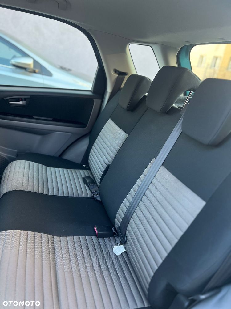 Suzuki SX4 1.6 VVT 4x2 Comfort - 10