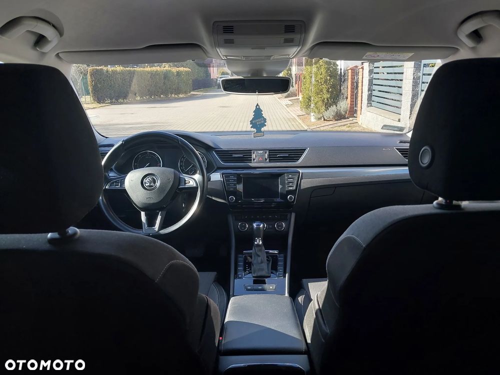 Skoda Superb 2.0 TDI Style DSG - 9